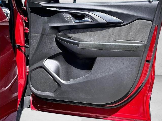 Used 2021 Chevrolet TrailBlazer LT w/ Convenience Package FWD image 19