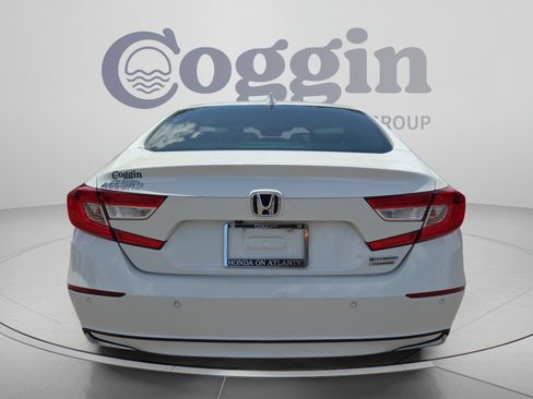 Certified 2021 Honda Accord Touring image 4