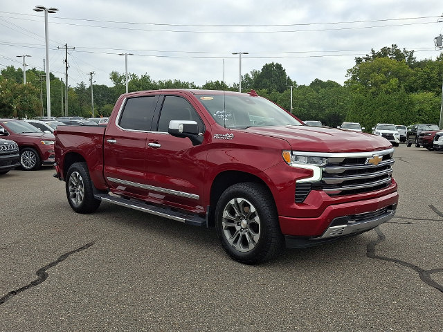 Used 2024 Chevrolet Silverado 1500 High Country w/ Technology Package AWD/4WD image 3