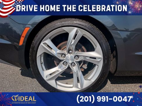 Used 2021 Chevrolet Camaro LT w/ Technology Package RWD image 39