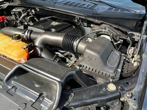 Used 2018 Ford F150 XLT AWD/4WD image 27