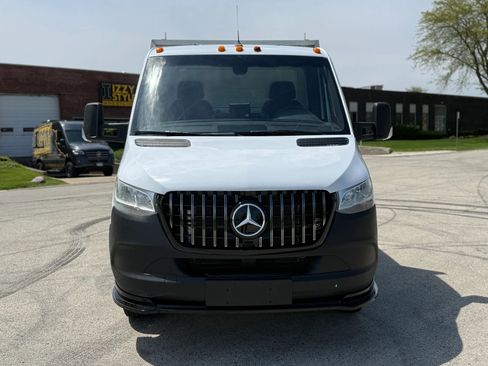 Used 2019 Mercedes-Benz Sprinter 170 w/ Chrome Grille Package image 2