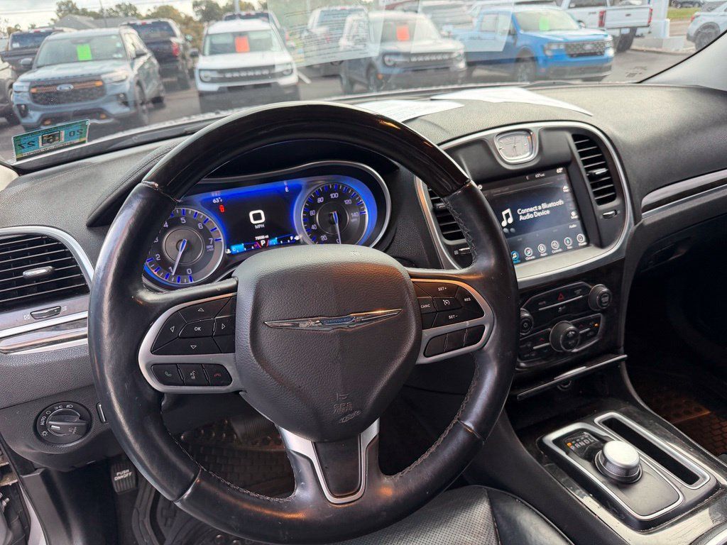 Used 2017 Chrysler 300 C RWD image 11