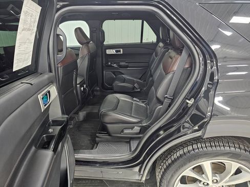 Used 2021 Ford Explorer Platinum w/ Equipment Group 601A image 13