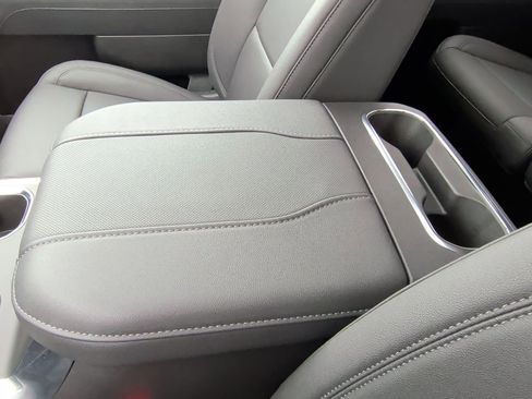 New 2026 GMC Sierra 1500 SLT image 31