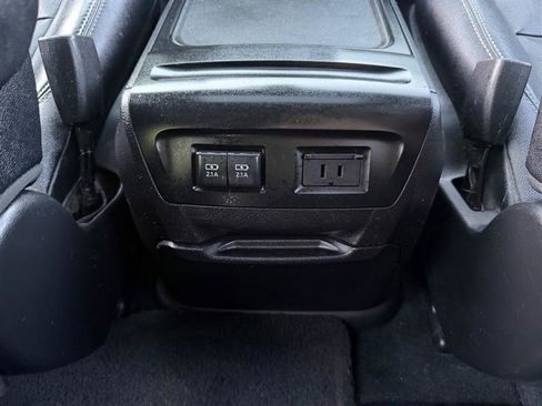 Used 2018 Toyota Sienna SE Premium w/ Carpet Mat Package FWD image 24