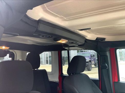 Used 2017 Jeep Wrangler Unlimited Sport w/ Quick Order Package 24S AWD/4WD image 19