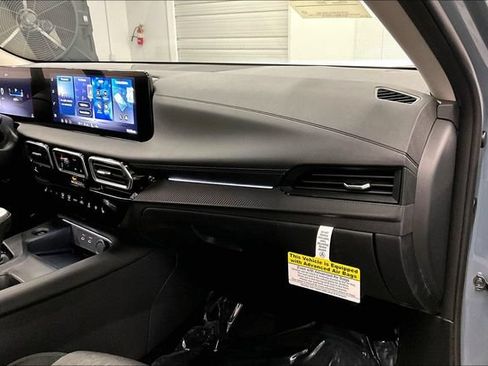 New 2026 Nissan Sentra SV w/ SV Convenience Package FWD image 32
