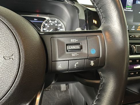 Used 2023 Nissan Pathfinder SL w/ SL Premium Package AWD/4WD image 16