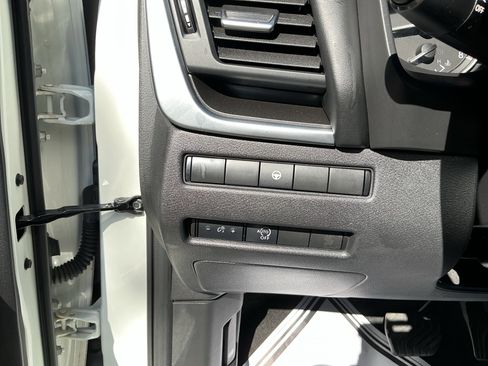 Certified 2023 Nissan Rogue SV FWD image 13