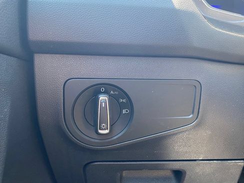 Used 2023 Volkswagen Tiguan SE w/ Panoramic Sunroof Package FWD image 27