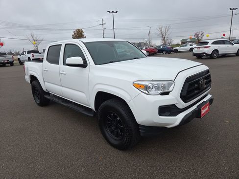 Used 2023 Toyota Tacoma SR image 15