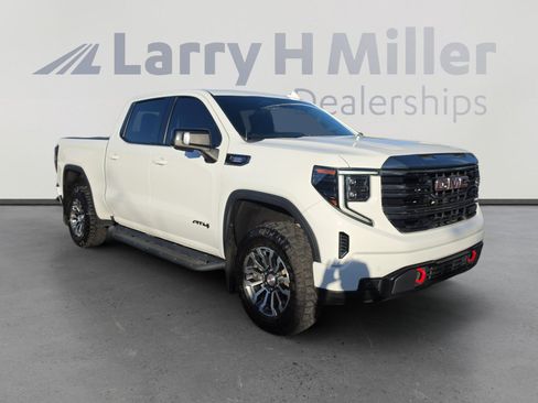 Used 2023 GMC Sierra 1500 AT4 w/ AT4 Premium Package AWD/4WD image 7