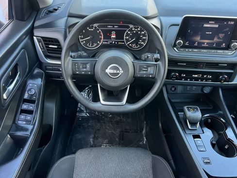 Used 2024 Nissan Rogue SV FWD image 16