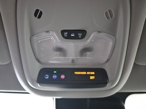 Used 2023 Chevrolet TrailBlazer LT w/ Convenience Package image 32