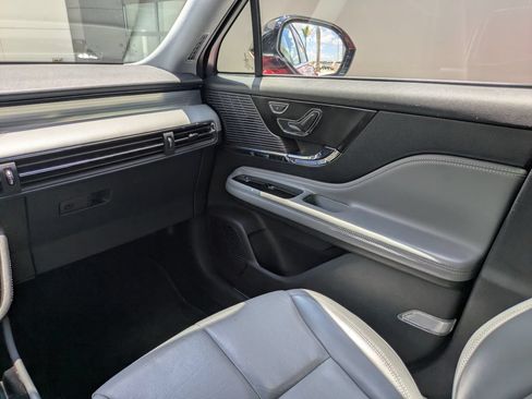 Used 2022 Lincoln Corsair Reserve AWD/4WD image 17