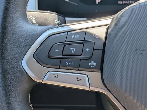 Used 2023 Volkswagen Atlas SE w/ Panoramic Sunroof Package image 18