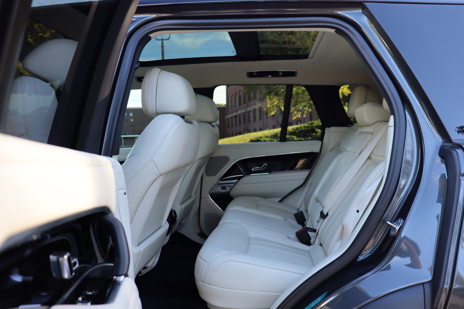 Used 2023 Land Rover Range Rover SE AWD/4WD image 14
