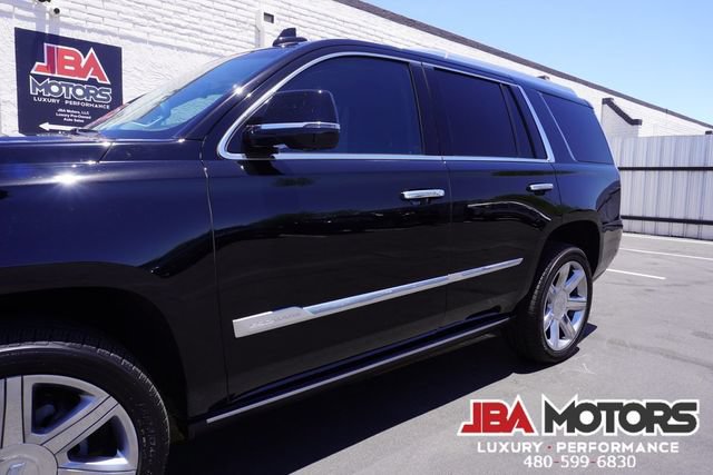 Used 2018 Cadillac Escalade Premium Luxury AWD/4WD image 19