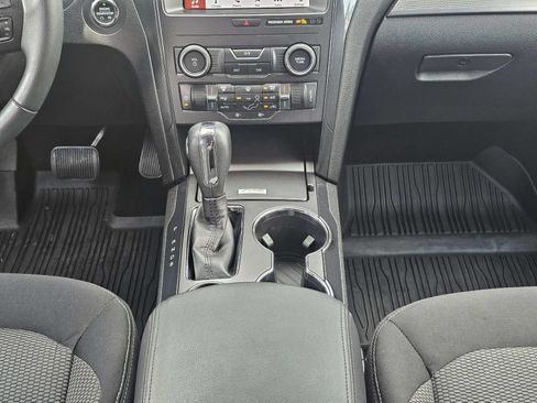 Used 2019 Ford Explorer XLT w/ Equipment Group 201A FWD image 21