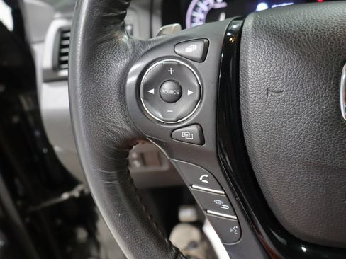 Used 2017 Honda Pilot Touring image 31