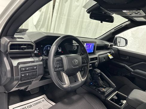 Used 2025 Toyota 4Runner SR5 AWD/4WD image 15
