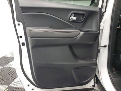 Certified 2023 Honda Ridgeline Black Edition image 9