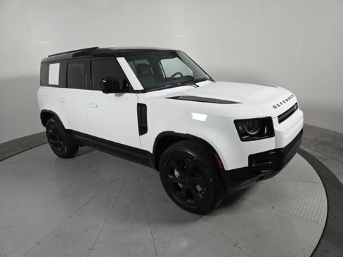 New 2026 Land Rover Defender 110 X-Dynamic SE AWD/4WD image 16