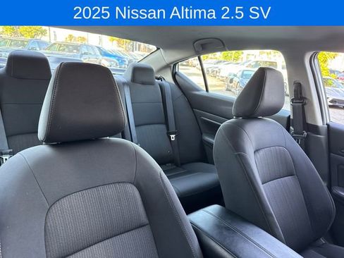 Used 2025 Nissan Altima 2.5 SV FWD image 30