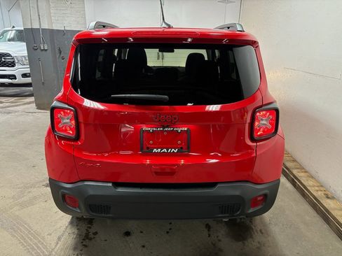 Used 2022 Jeep Renegade Latitude w/ Sun/Sound Group image 9