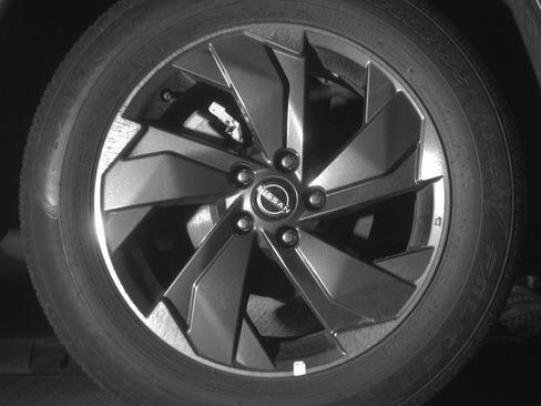 Used 2025 Nissan Rogue SV image 15