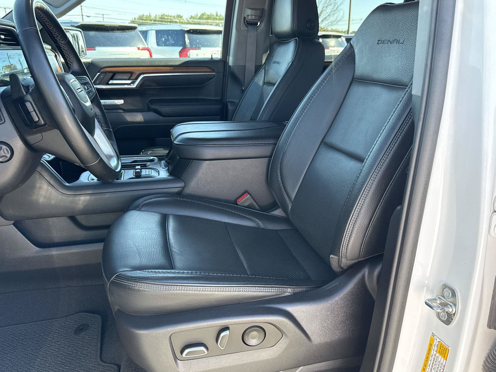 Used 2023 GMC Sierra 1500 Denali AWD/4WD image 19