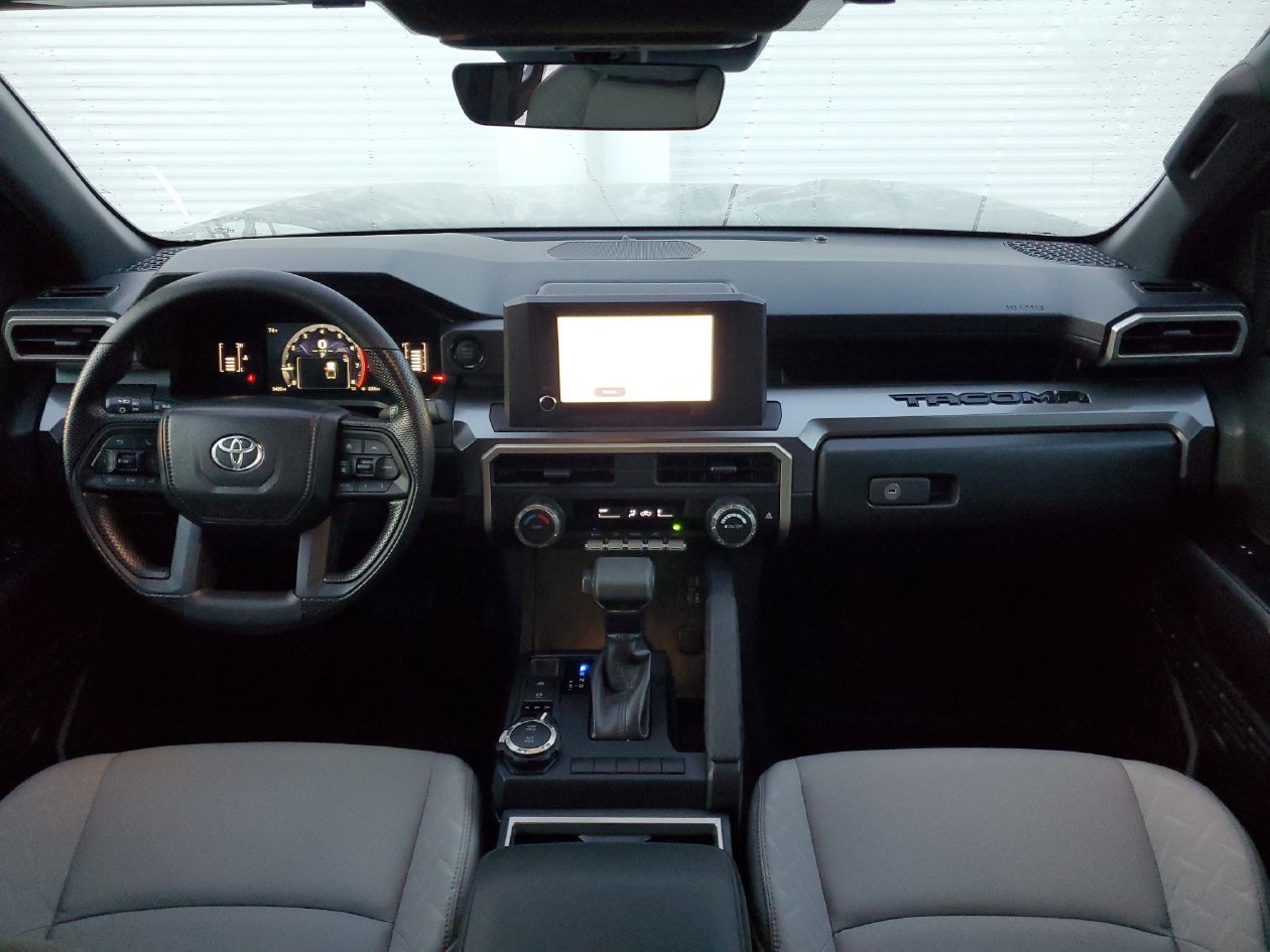 Used 2026 Toyota Tacoma SR5 AWD/4WD image 12