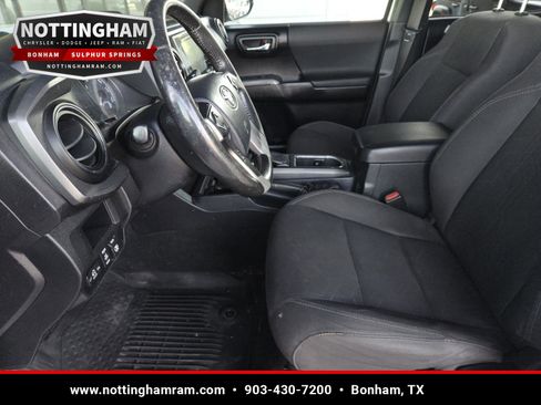 Used 2017 Toyota Tacoma TRD Off-Road w/ Tow Package AWD/4WD image 25