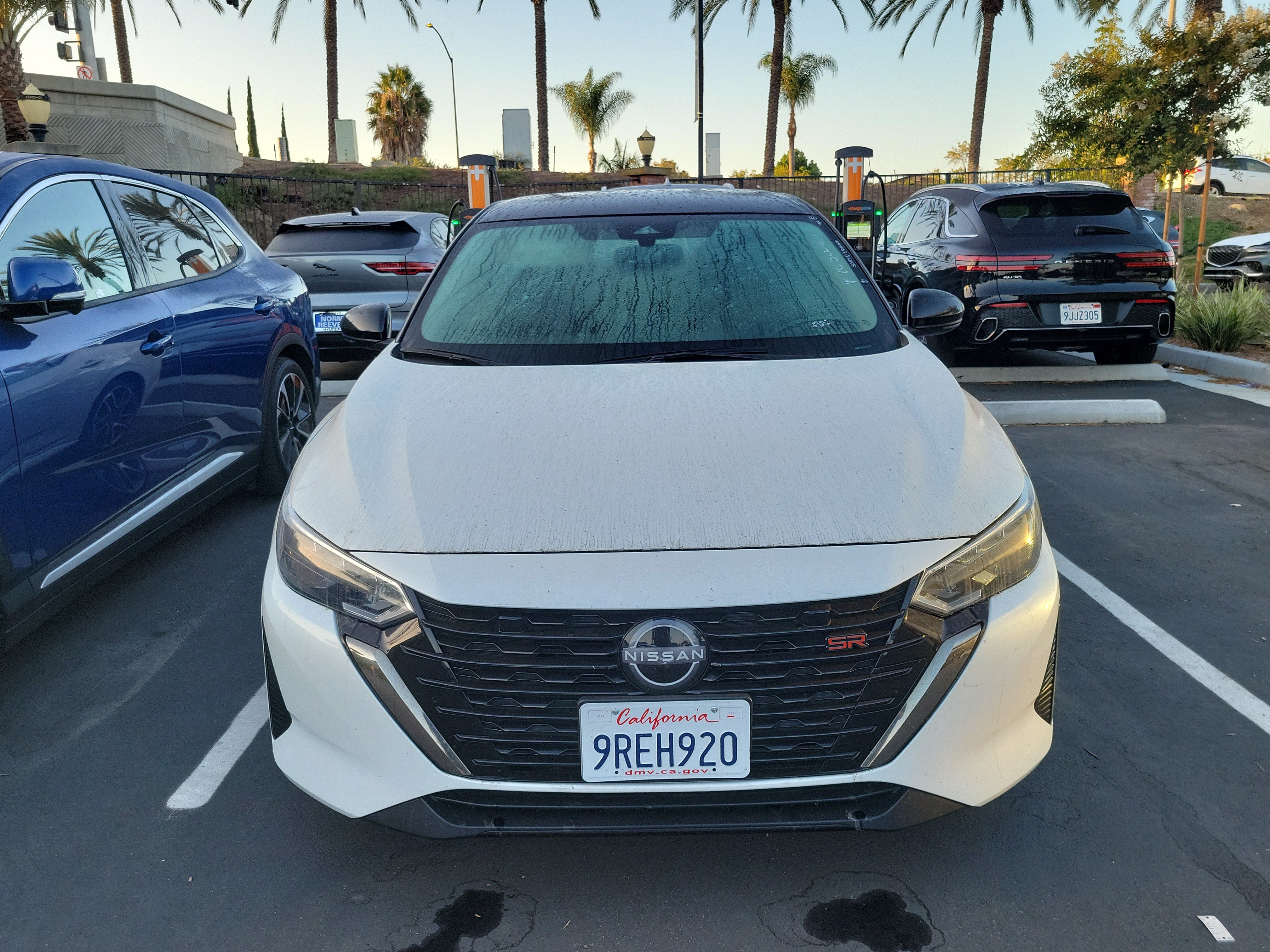 Used 2025 Nissan Sentra SR FWD image 2