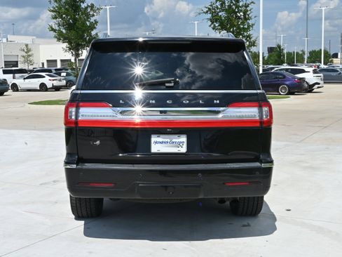 Used 2019 Lincoln Navigator Reserve AWD/4WD image 8