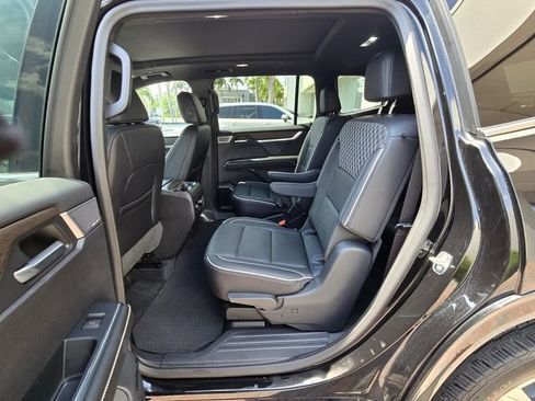 Certified 2024 GMC Acadia Denali w/ Super Cruise Package AWD/4WD image 16