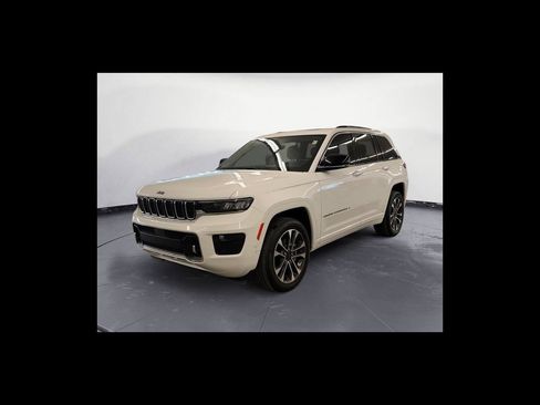 Used 2022 Jeep Grand Cherokee Overland AWD/4WD image 2