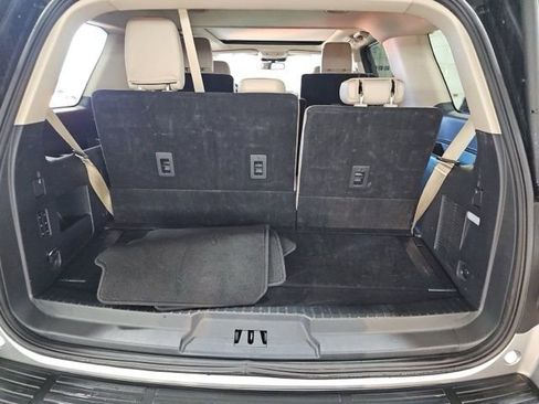 Used 2024 Ford Expedition Limited image 17