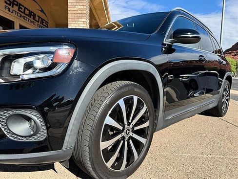Used 2022 Mercedes-Benz GLB 250 4MATIC w/ Premium Package Lite image 22