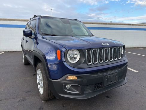 Used 2018 Jeep Renegade Latitude w/ UConnect 8.4 Nav Group image 7