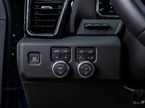 Used 2026 GMC Sierra 3500 Denali Ultimate image 22