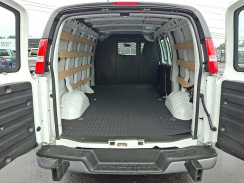 Used 2025 Chevrolet Express 2500 w/ Driver Convenience Package RWD image 28