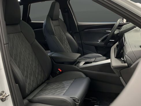 Used 2025 Audi SQ5 Premium Plus AWD/4WD image 22