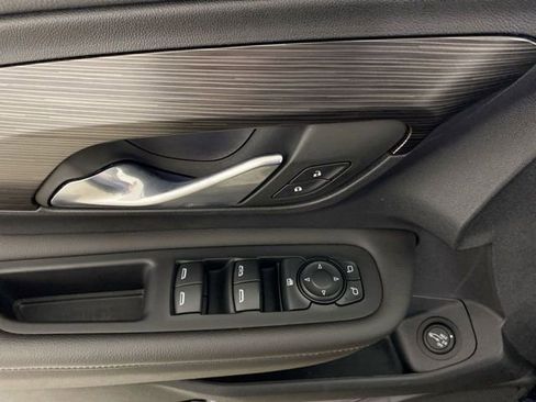 Used 2023 GMC Terrain SLE w/ Driver Convenience Package image 26