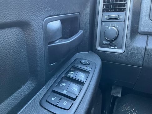 Used 2018 RAM 2500 Tradesman w/ Chrome Appearance Group image 20