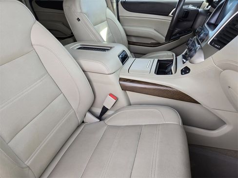 Used 2019 GMC Yukon Denali w/ Denali Ultimate Package image 8