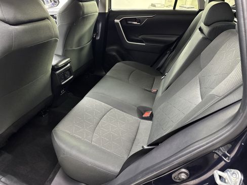 Used 2021 Toyota RAV4 XLE AWD/4WD image 25