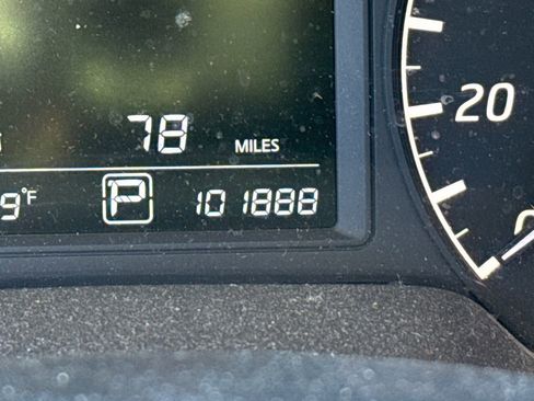 Used 2015 Nissan Sentra S image 10