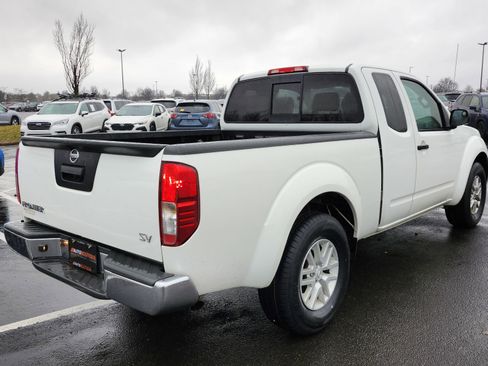 Used 2016 Nissan Frontier SV image 14